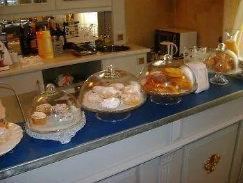 ***  Hotel La Petite Maison Viareggio Italien